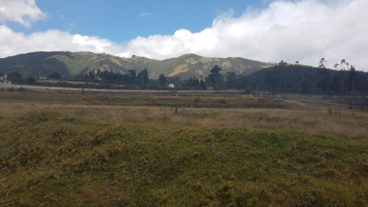 Terreno de Venta Sector Aeropuerto, a Cuatro Cuadras de Redondel de Alpachaca y de Gasolinera Primax — imagen 9