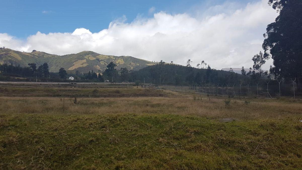 Terreno de Venta Sector Aeropuerto, a Cuatro Cuadras de Redondel de Alpachaca y de Gasolinera Primax — imagen 2