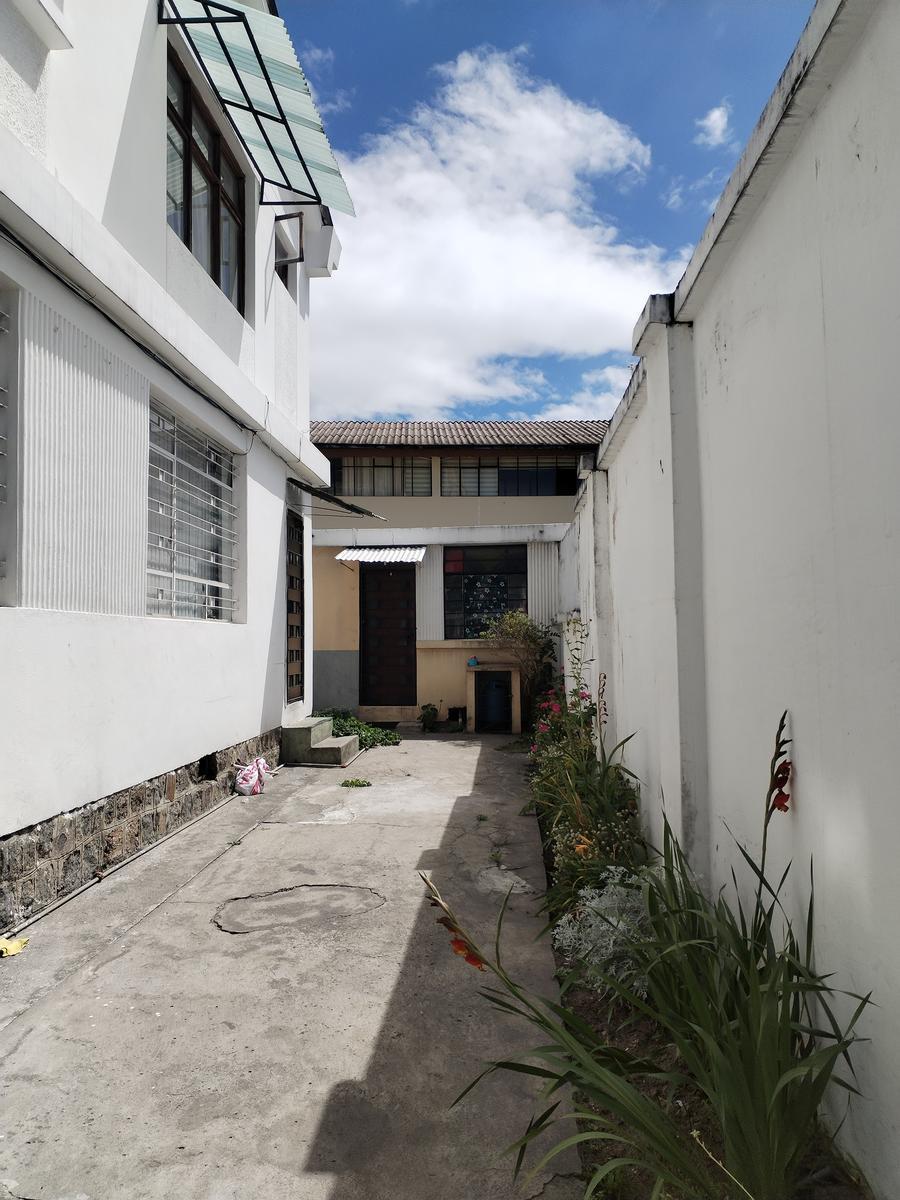Casa Independiente en Venta con 4 Suites, Secor La Y. Provincia de Pichincha — imagen 6