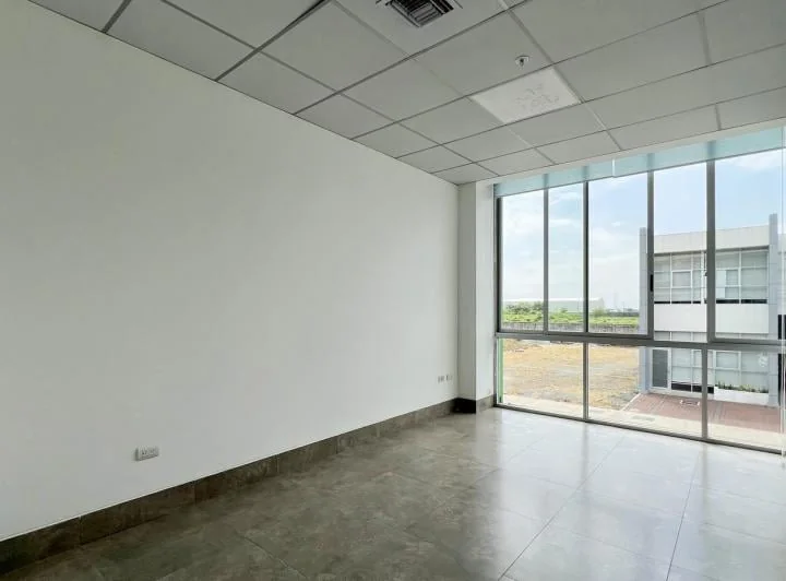 Venta de Oficina Almax 2 Via Samborondon, Guayas — imagen 1