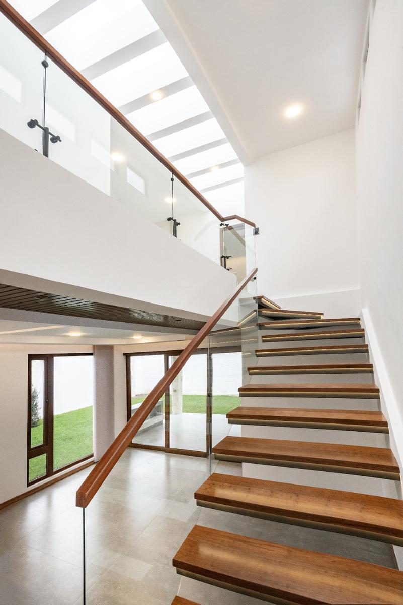 Vendo Casa en Puembo, 3 Dorm. con Espacio Verde y Arboles Importantes — imagen 2