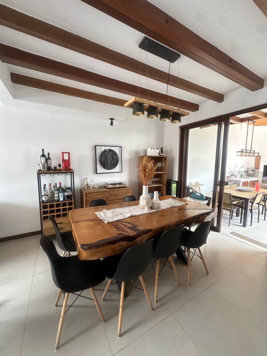 Hermosa y Cómoda Casa No Adosada en Conjunto — imagen 7