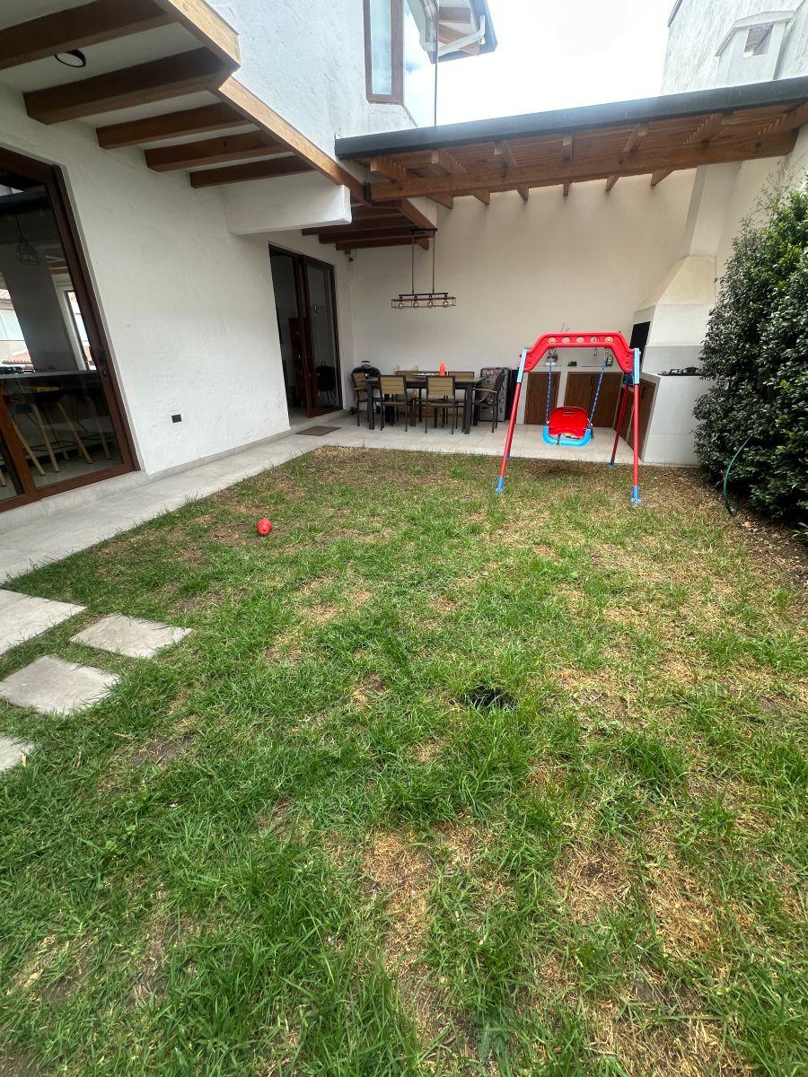 Hermosa y Cómoda Casa No Adosada en Conjunto — imagen 3