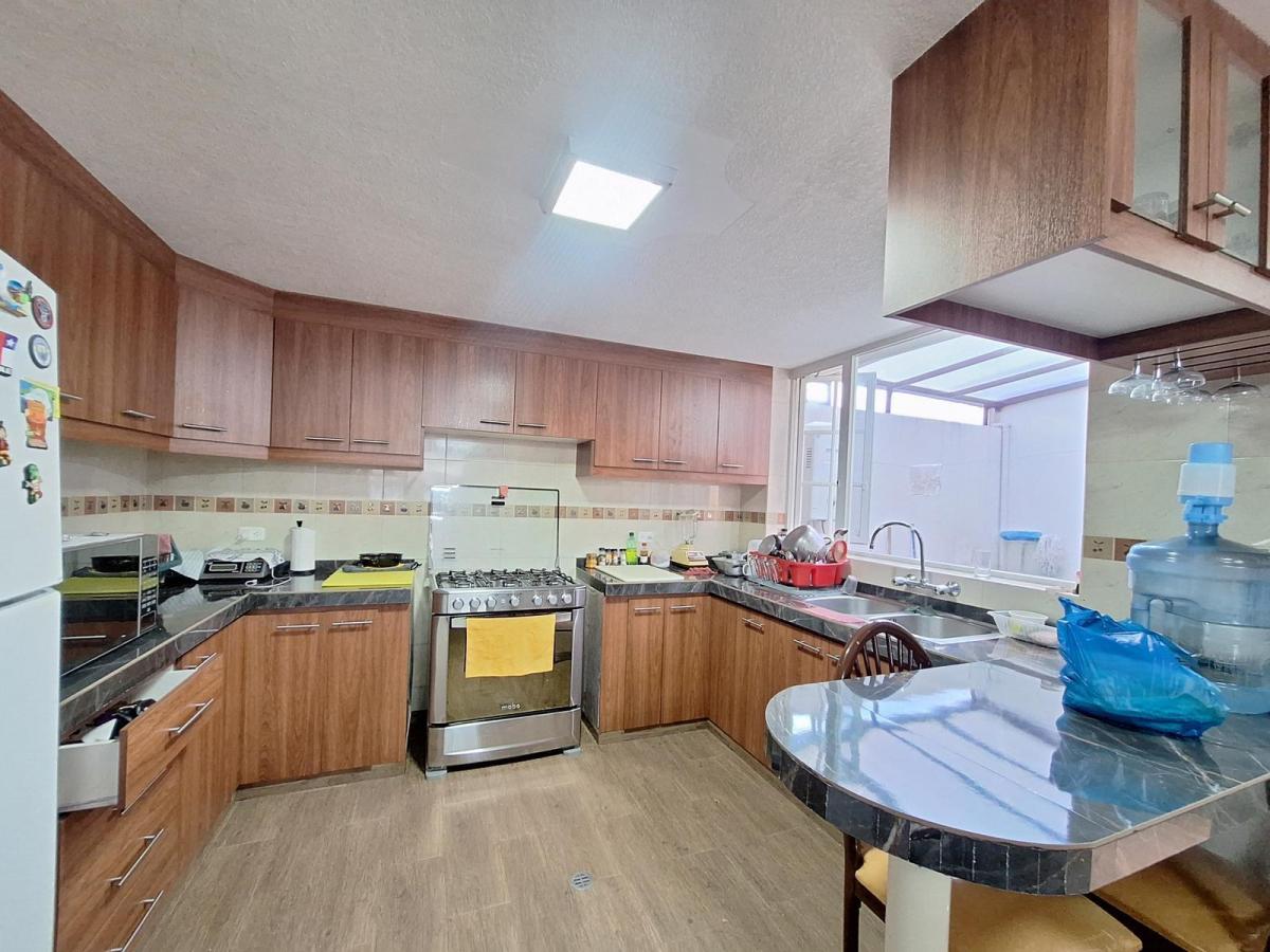Casa en Venta 3 Dorm., Terraza, Parqueadero, Calderón — imagen 5