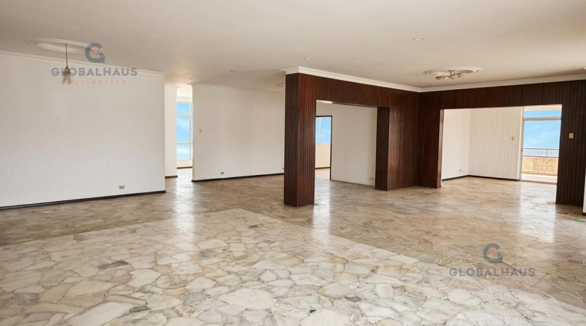 Venta Casa Rentera con Piscina en Barrio del Centenario, 3 Departamentos. J. C. Guayas — imagen 9