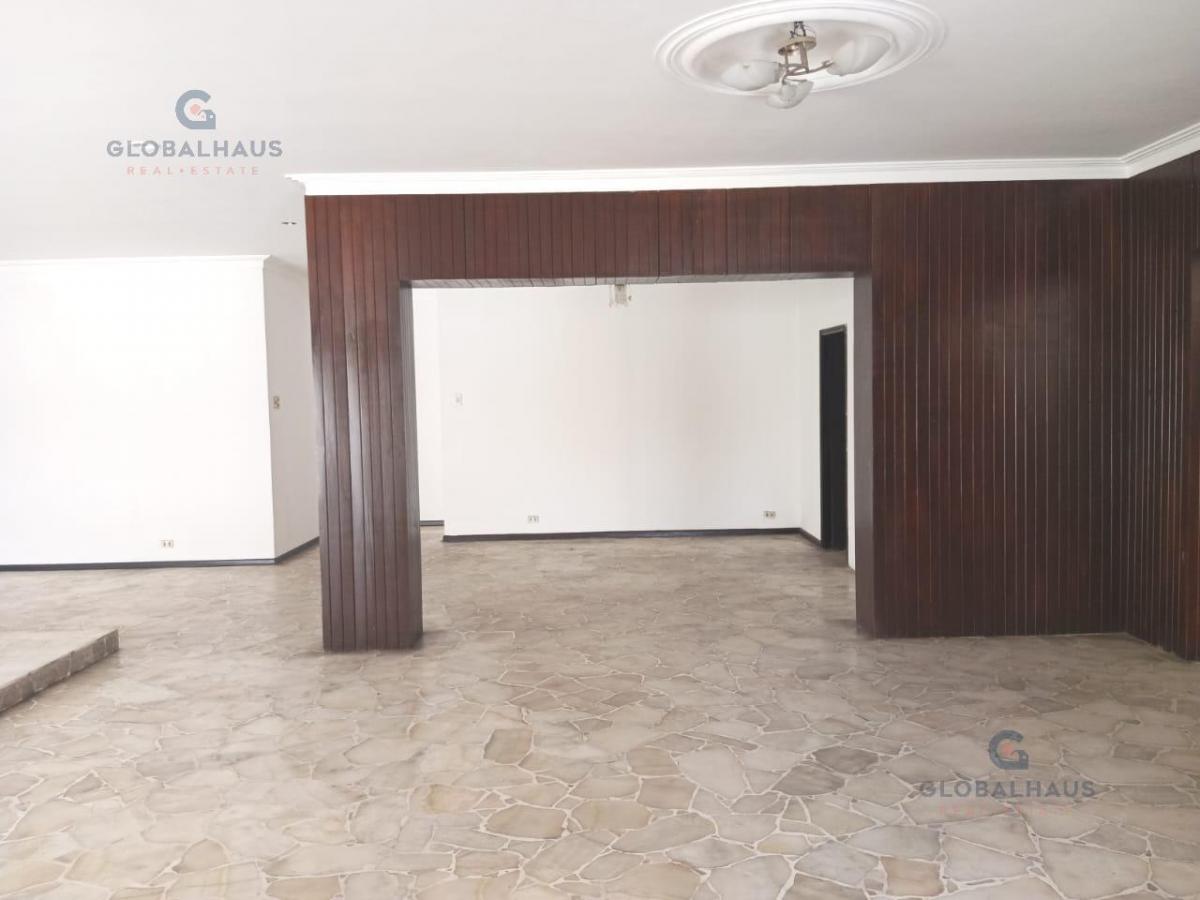 Venta Casa Rentera con Piscina en Barrio del Centenario, 3 Departamentos. J. C. Guayas — imagen 2