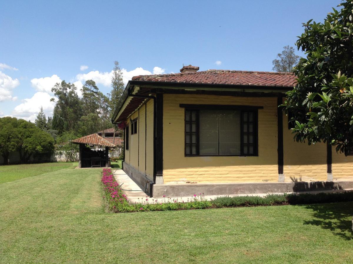 Venta Hermosa Quinta 5 Dorm. con Terreno de 9652 m² en El Valle de Los Chillos - Quito — imagen 3