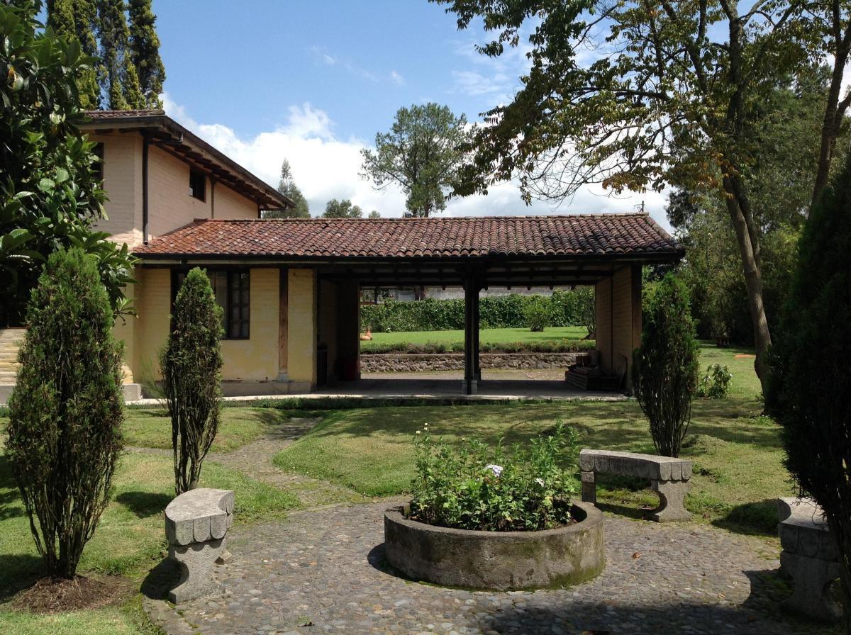 Venta Hermosa Quinta 5 Dorm. con Terreno de 9652 m² en El Valle de Los Chillos - Quito — imagen 2