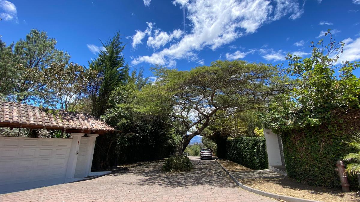 Huayraloma Nayon – Terreno 1.940 m² en Entorno Natural, Urbanización Exclusiva — imagen 9