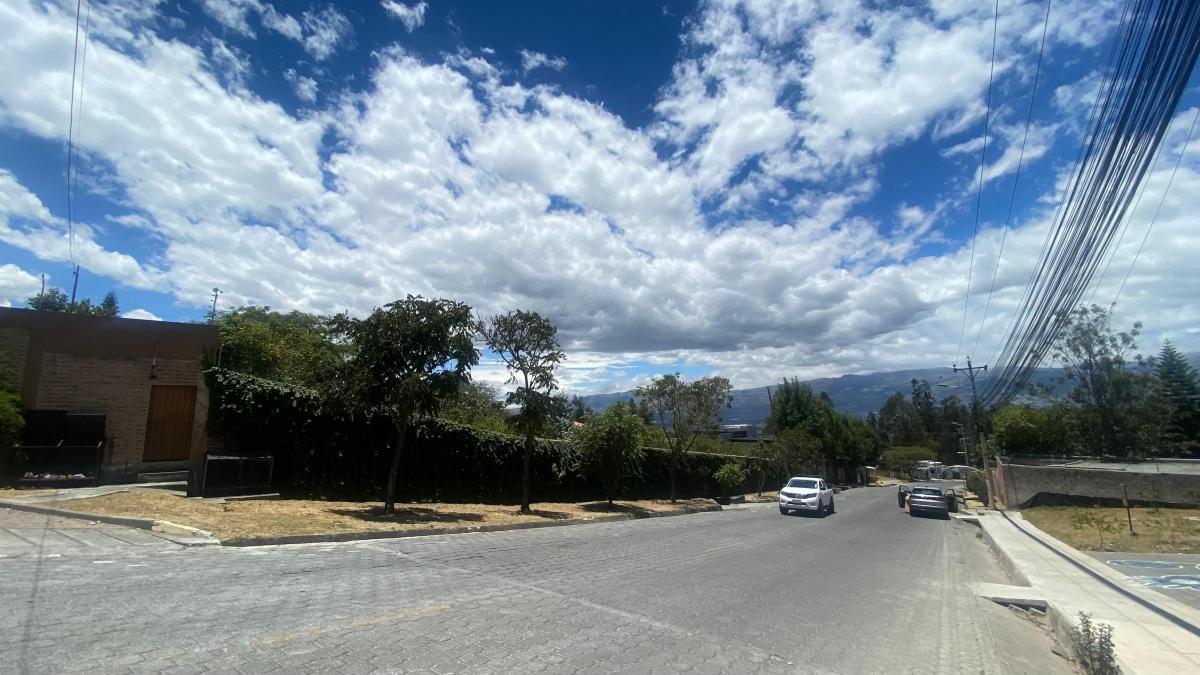 Huayraloma Nayon – Terreno 1.940 m² en Entorno Natural, Urbanización Exclusiva — imagen 4