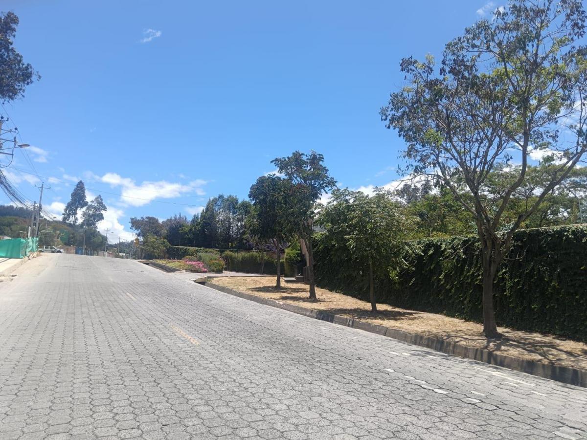 Huayraloma Nayon – Terreno 1.940 m² en Entorno Natural, Urbanización Exclusiva — imagen 2