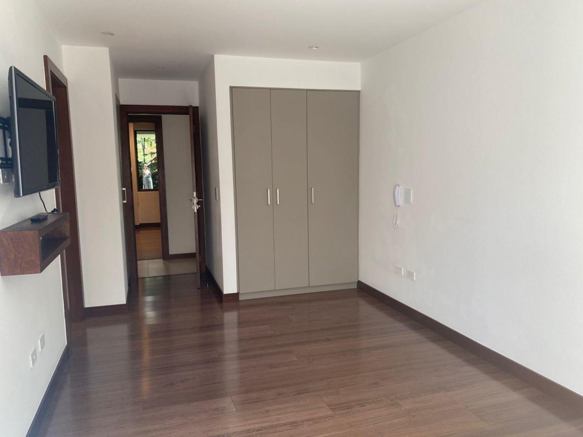 Venta Departamento 2 Dorm. En109 m² con 37 m² de Jardín, Sector El Nacional, Tumbaco — imagen 2