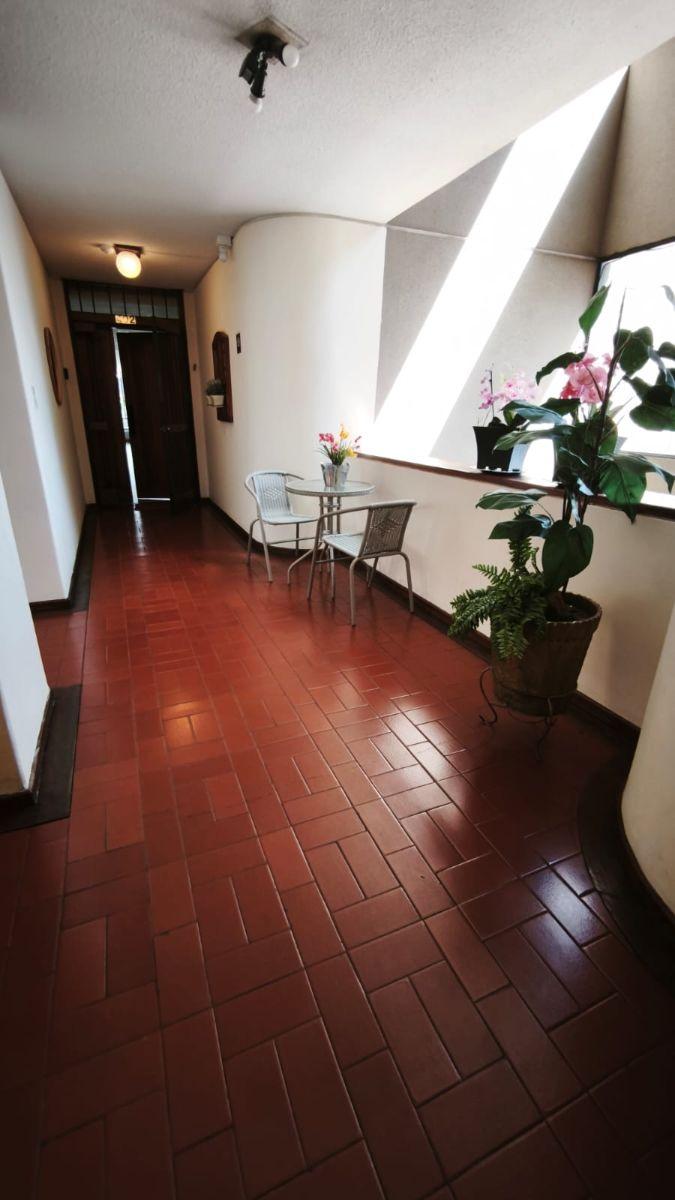 Exclusivo Departamento de Lujo, 3 Dorm. Amoblado, Sector La Carolina — imagen 8