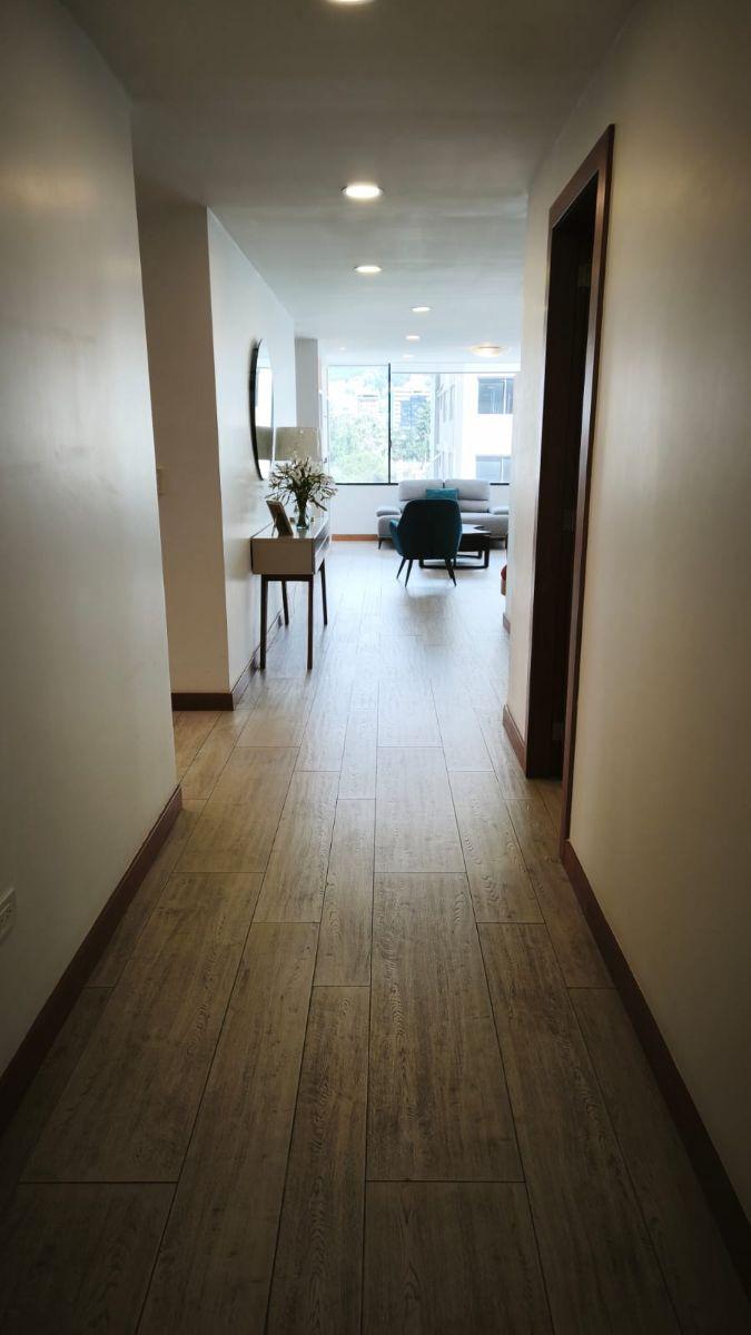 Exclusivo Departamento de Lujo, 3 Dorm. Amoblado, Sector La Carolina — imagen 6