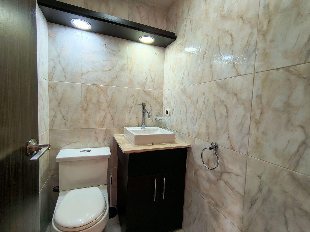 Vendo Departamento Dúplex de 2 Dorm., en El Sector de La Bosmediano — imagen 2