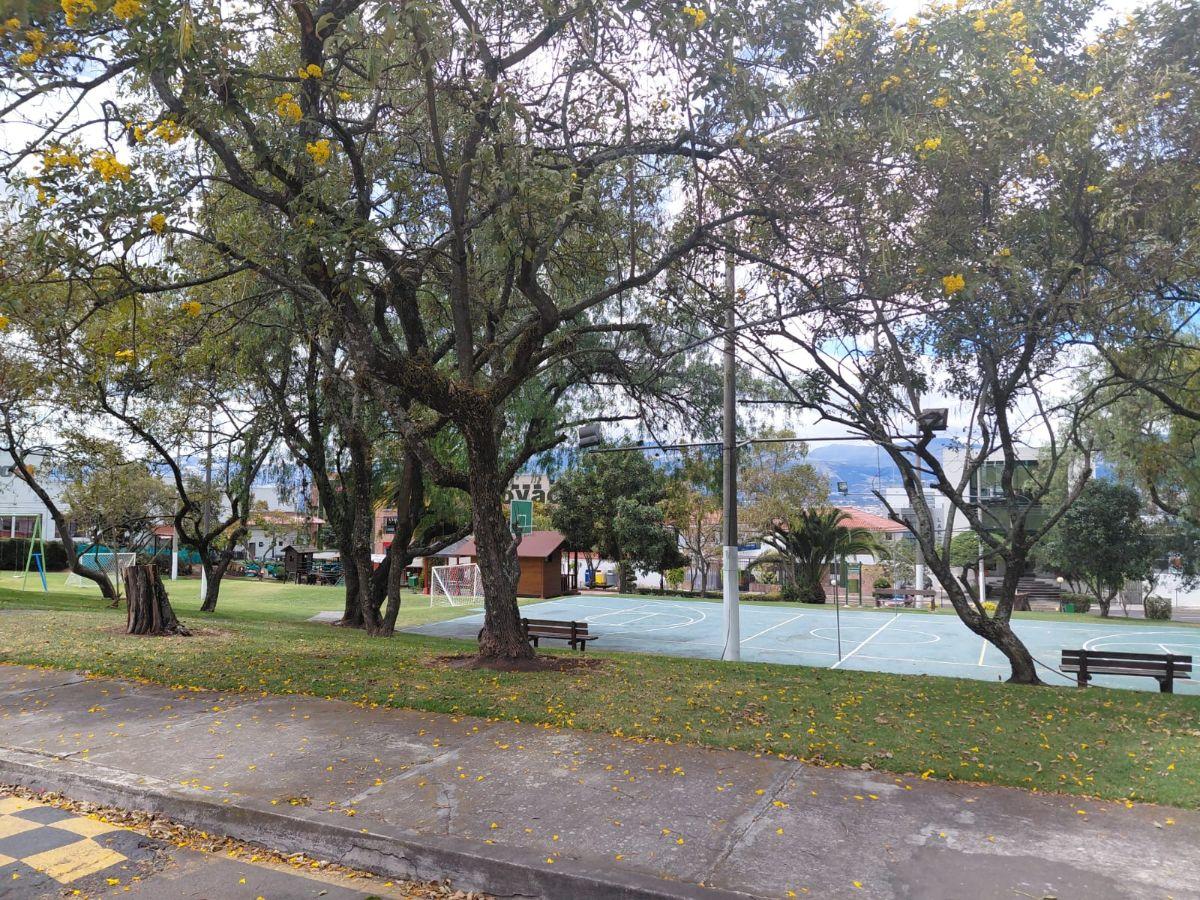 Vendo Suite Remodelada de 64 m² a Pasos de Usfq, Edificio de Solo Suites — imagen 10