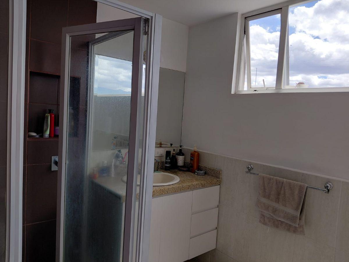 Vendo Suite Remodelada de 64 m² a Pasos de Usfq, Edificio de Solo Suites — imagen 3