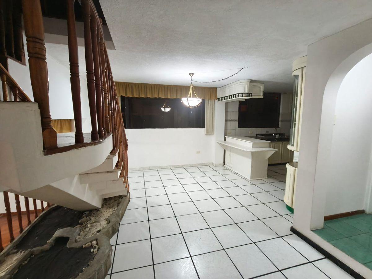 Urb El Condado Alquilo Departamento de 3 Dorm. 150 m² — imagen 4