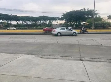 Venta - Alquiler Terreno Oficinas - Via a Daule y Av Juan Tanca Marengo (Jlr), Guayas — imagen 4