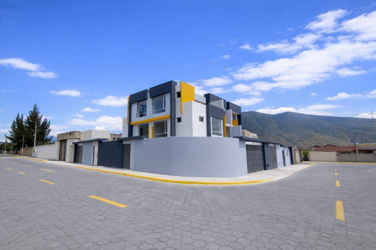 Casas por Estrenar de Venta en El Sector de La Pampa Dentro de Urbanización en Conjunto de 4 Casas — imagen 2