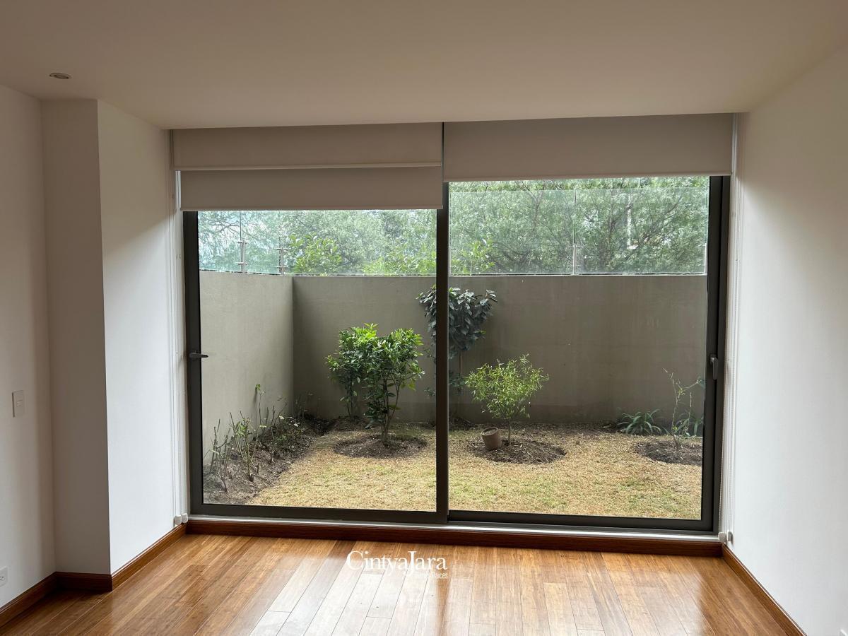 Cumbayá, Departamento de 3 Dorm., Terraza y Jardín — imagen 10