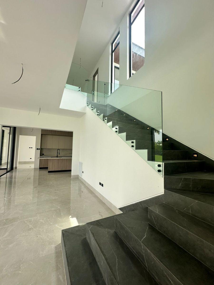 Exclusiva Casa en Alquiler y Venta en Mocoli Golf Club con Vista Al Campo de Golf y Al Lago, Guayas — imagen 5