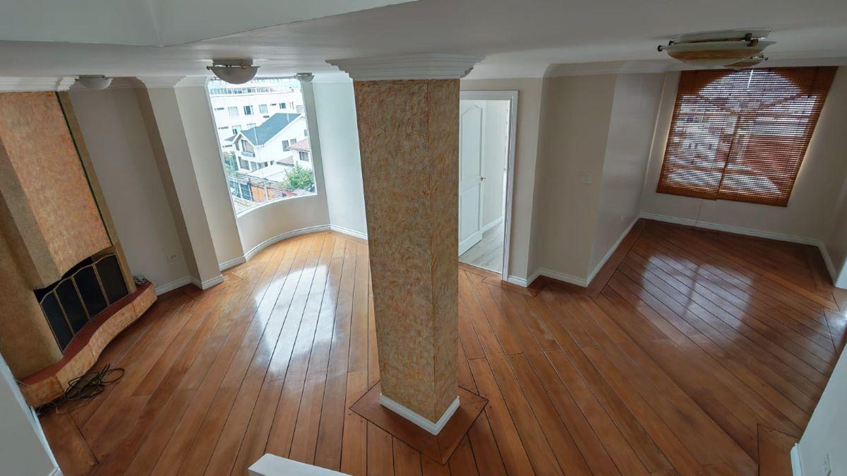 Venta Departamento de 3 Pisos, 4 Dorm., 2 Parqueaderos con Bbq y Terraza Propia — imagen 8