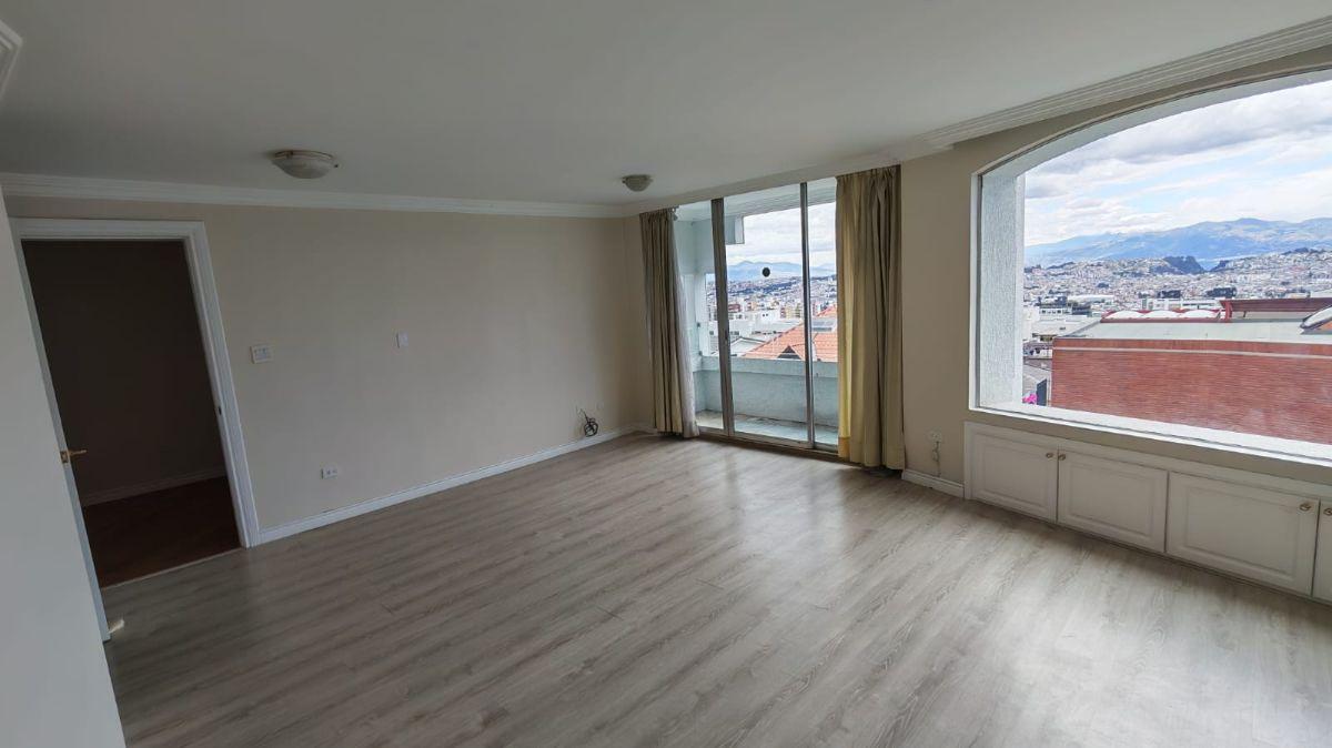 Venta Departamento de 3 Pisos, 4 Dorm., 2 Parqueaderos con Bbq y Terraza Propia — imagen 2