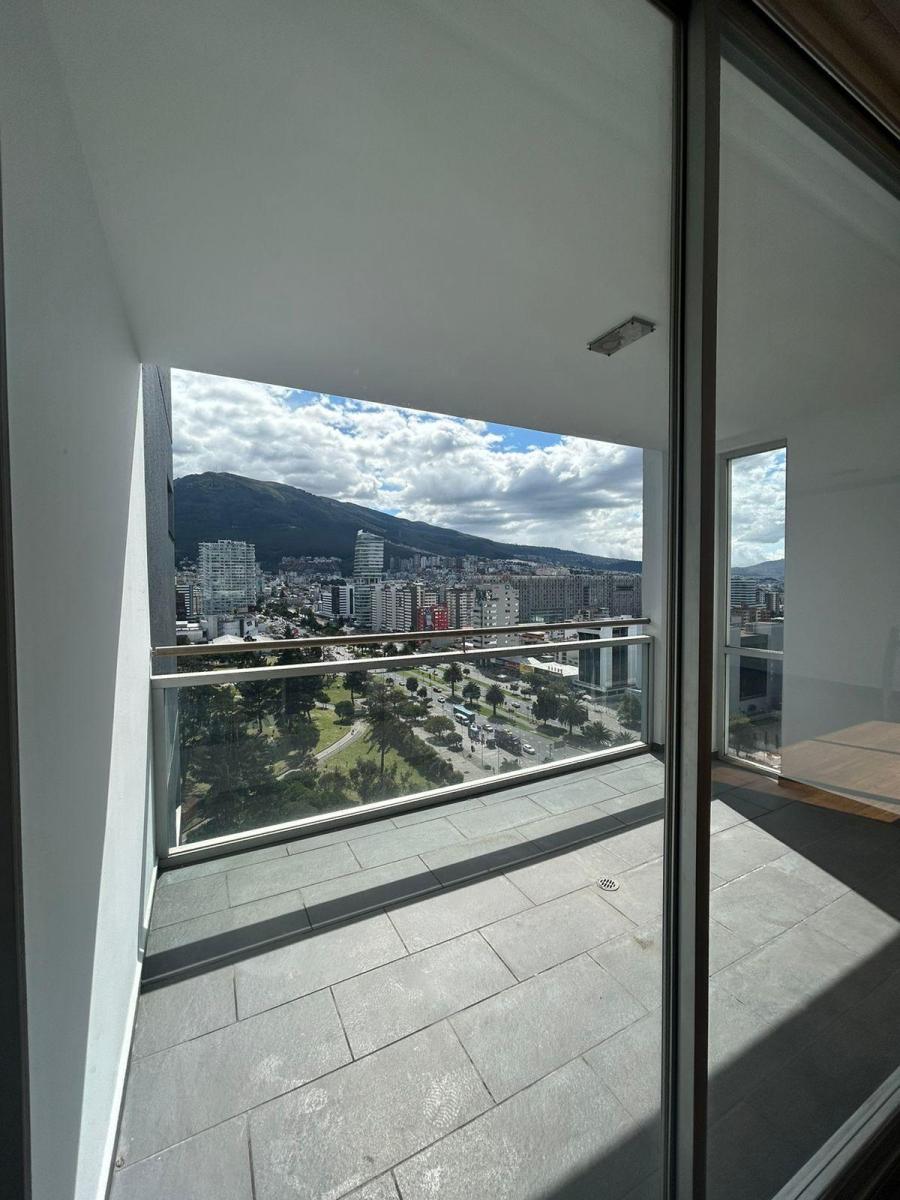 Hermoso Pent - House 310 m² Quicentro. Vista Espectacular Usd 530.000 — imagen 9