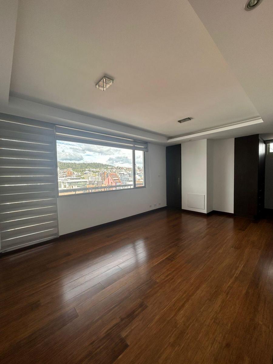 Hermoso Pent - House 310 m² Quicentro. Vista Espectacular Usd 530.000 — imagen 4