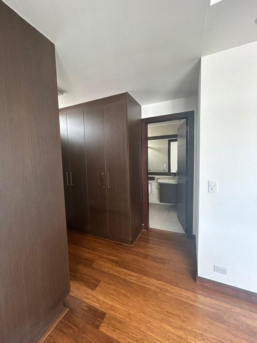 Hermoso Pent - House 310 m² Quicentro. Vista Espectacular Usd 530.000 — imagen 3
