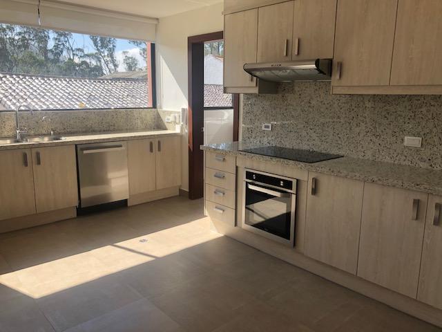 Vendo Hermoso Departamento Duplex / Sector Gonzalez Suarez — imagen 4