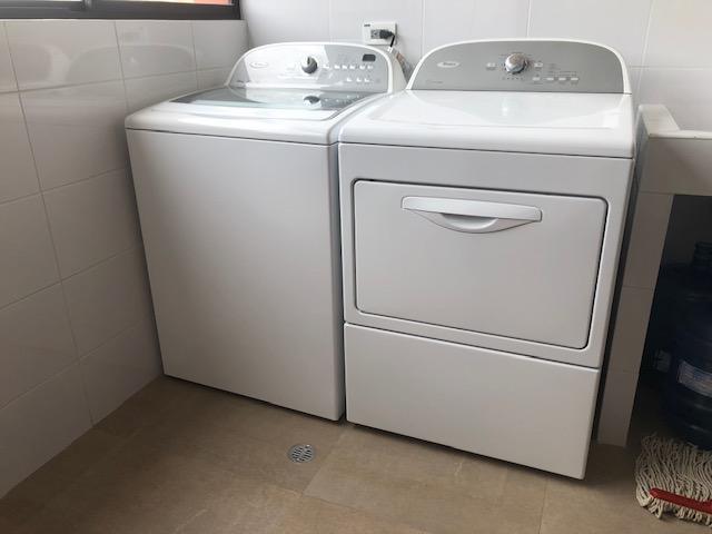 Vendo Hermoso Departamento Duplex / Sector Gonzalez Suarez — imagen 2