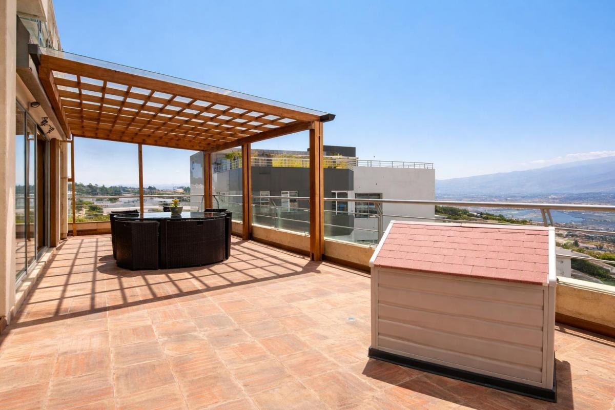 Departamento Dúplex en Venta en Vista Grande Cumbayá con Vista — imagen 5