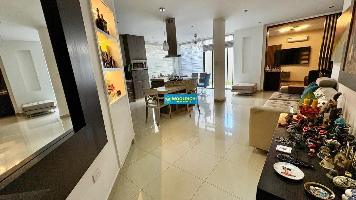 Puerto Azul, Vendo Departamento Planta Baja, 2 Dorm, 200 m², Guayas — imagen 3