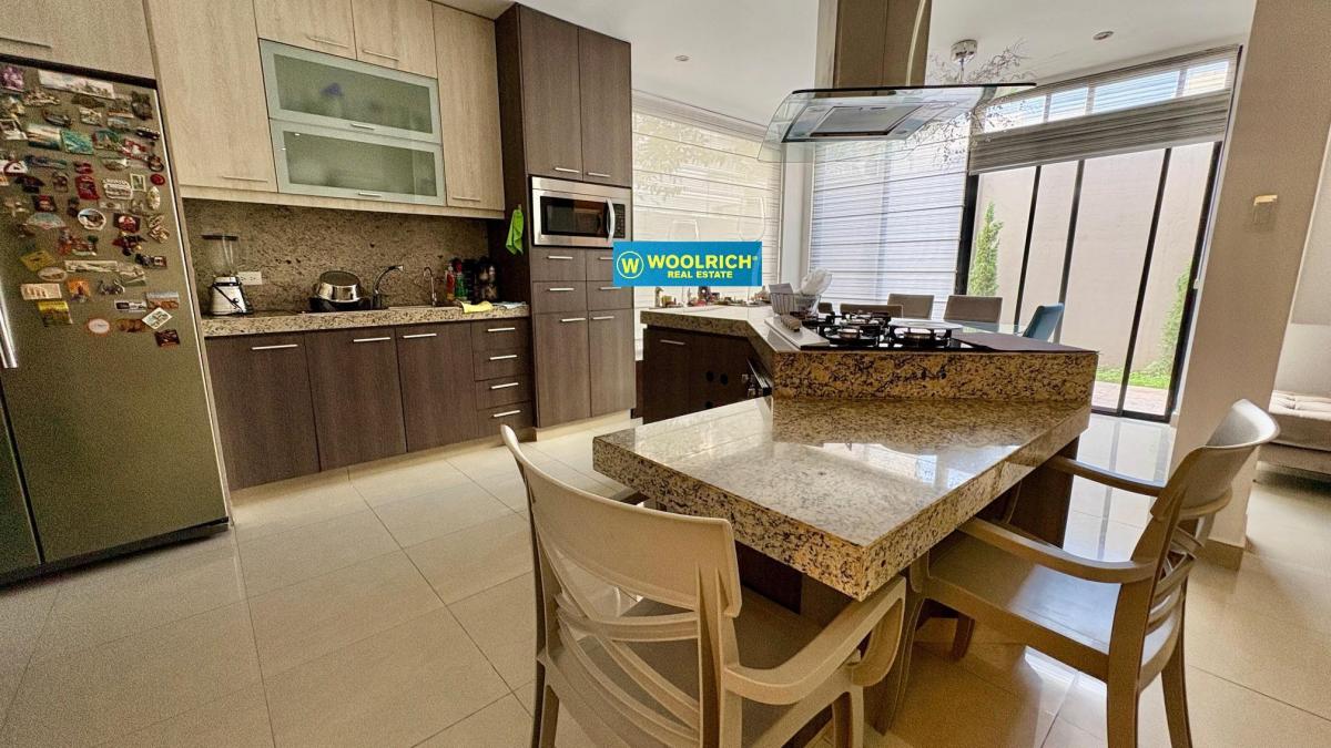 Puerto Azul, Vendo Departamento Planta Baja, 2 Dorm, 200 m², Guayas — imagen 2