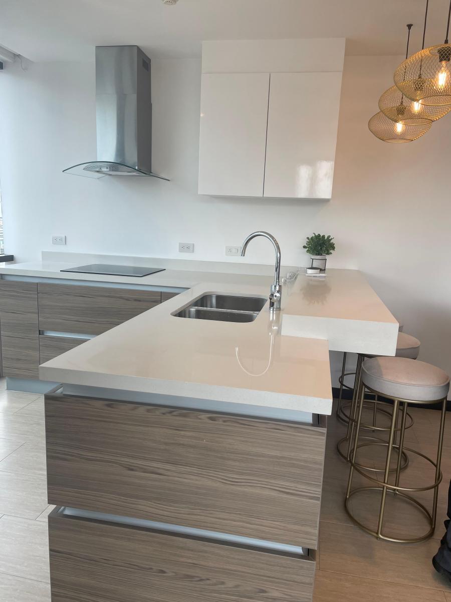 Vendo Lujoso Departamento Amoblado o Sin Muebles - Sector Centro Norte — imagen 6