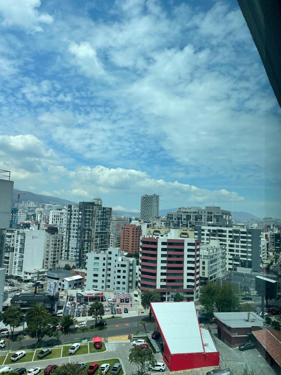 Vendo Lujoso Departamento Amoblado o Sin Muebles - Sector Centro Norte — imagen 4