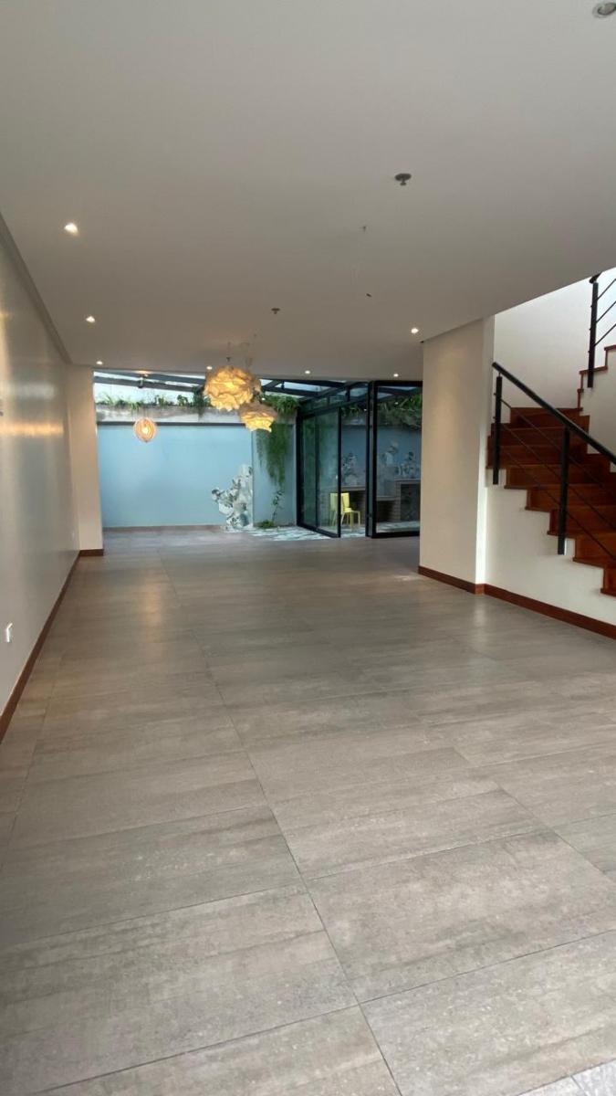 Exclusivo Dúplex de 3 Dorm. en Cumbayá - Tumbaco | Jardín Privado — imagen 8