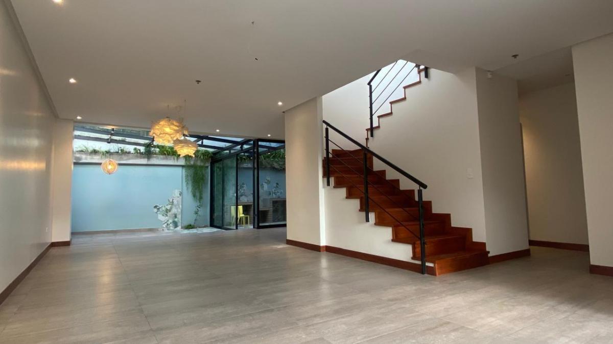Exclusivo Dúplex de 3 Dorm. en Cumbayá - Tumbaco | Jardín Privado — imagen 7
