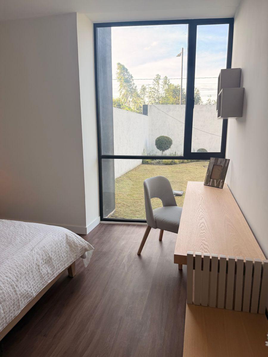 Venta Moderna Suite con Amplio Jardín por Estrenar en Tumbaco — imagen 9