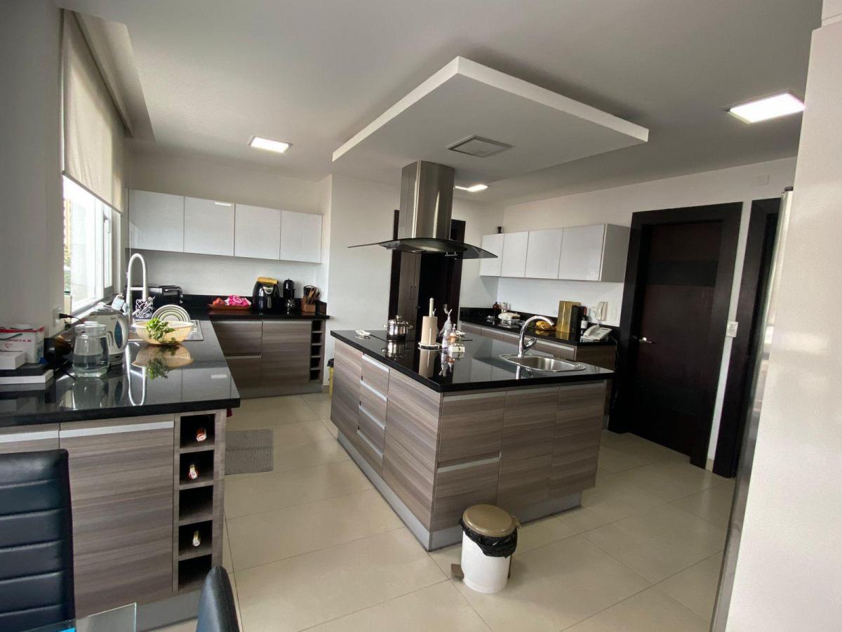 Venta Lujoso Pent House, 400 m² Terraza 180 m², 3 Dorm. Sector González Suárez, Quito — imagen 5