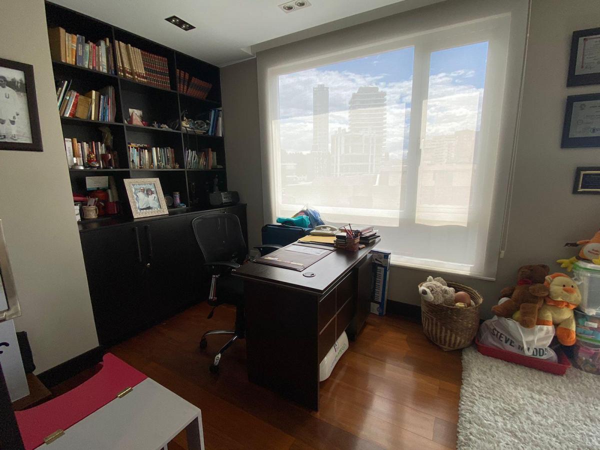 Venta Lujoso Pent House, 400 m² Terraza 180 m², 3 Dorm. Sector González Suárez, Quito — imagen 2