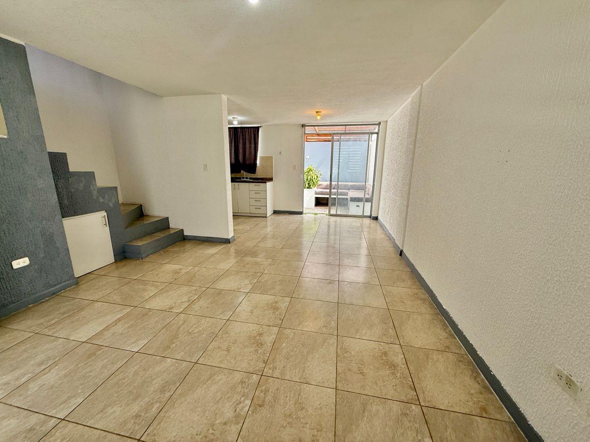 Casa de 3 Pisos en Venta – Llano Grande / Calderón — imagen 10