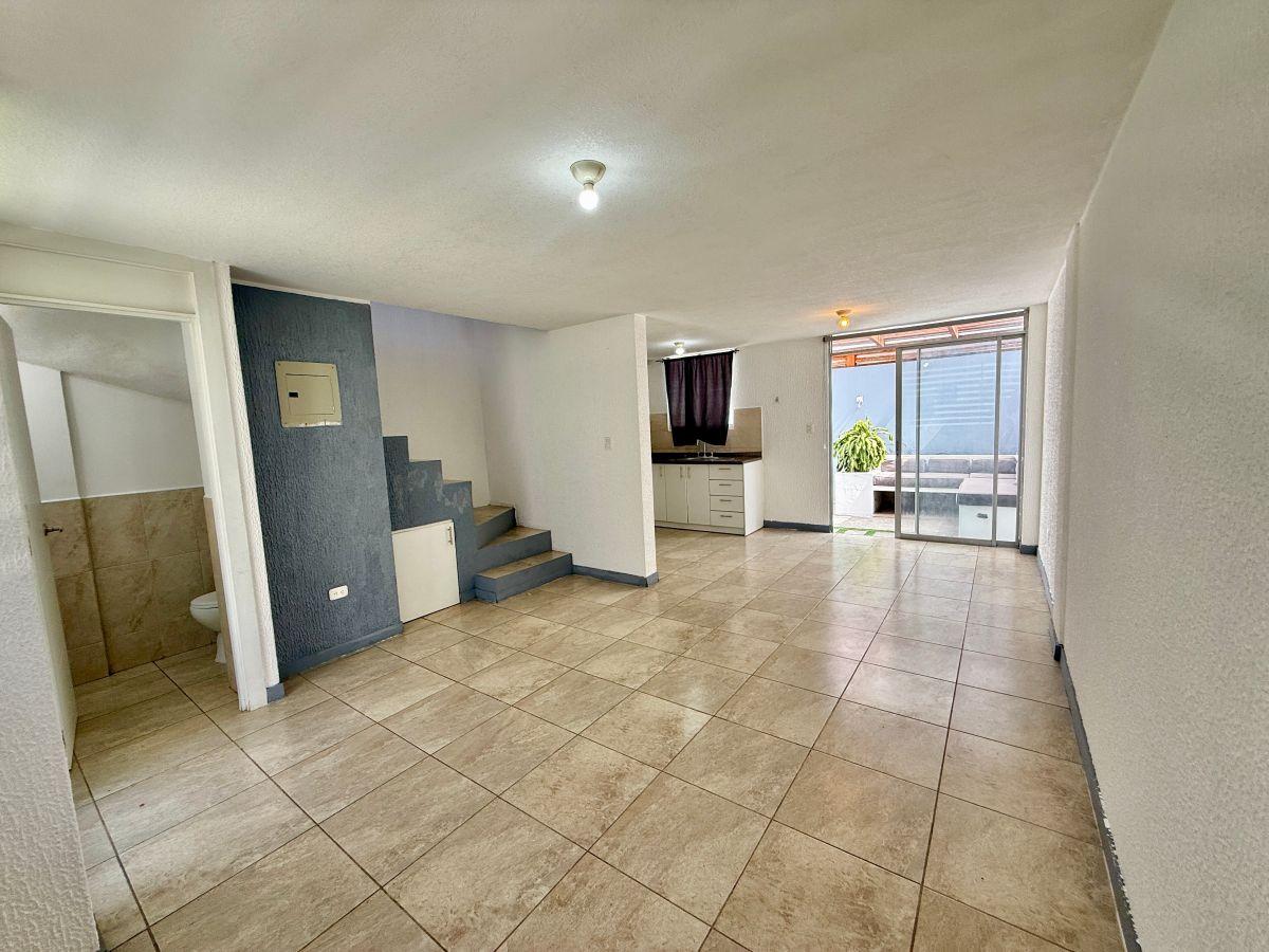 Casa de 3 Pisos en Venta – Llano Grande / Calderón — imagen 9