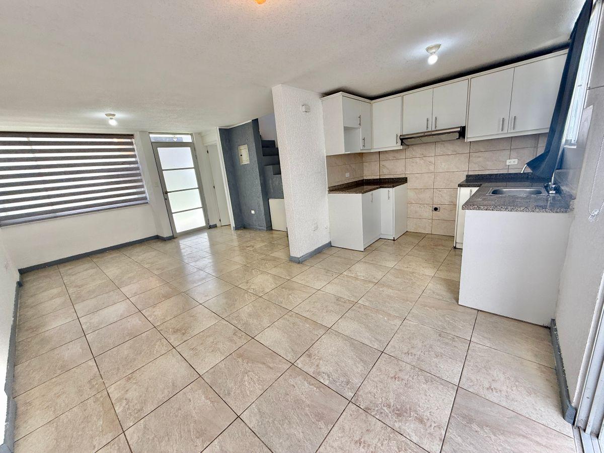 Casa de 3 Pisos en Venta – Llano Grande / Calderón — imagen 5