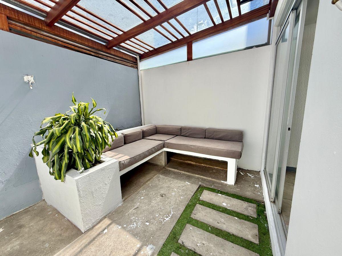 Casa de 3 Pisos en Venta – Llano Grande / Calderón — imagen 3