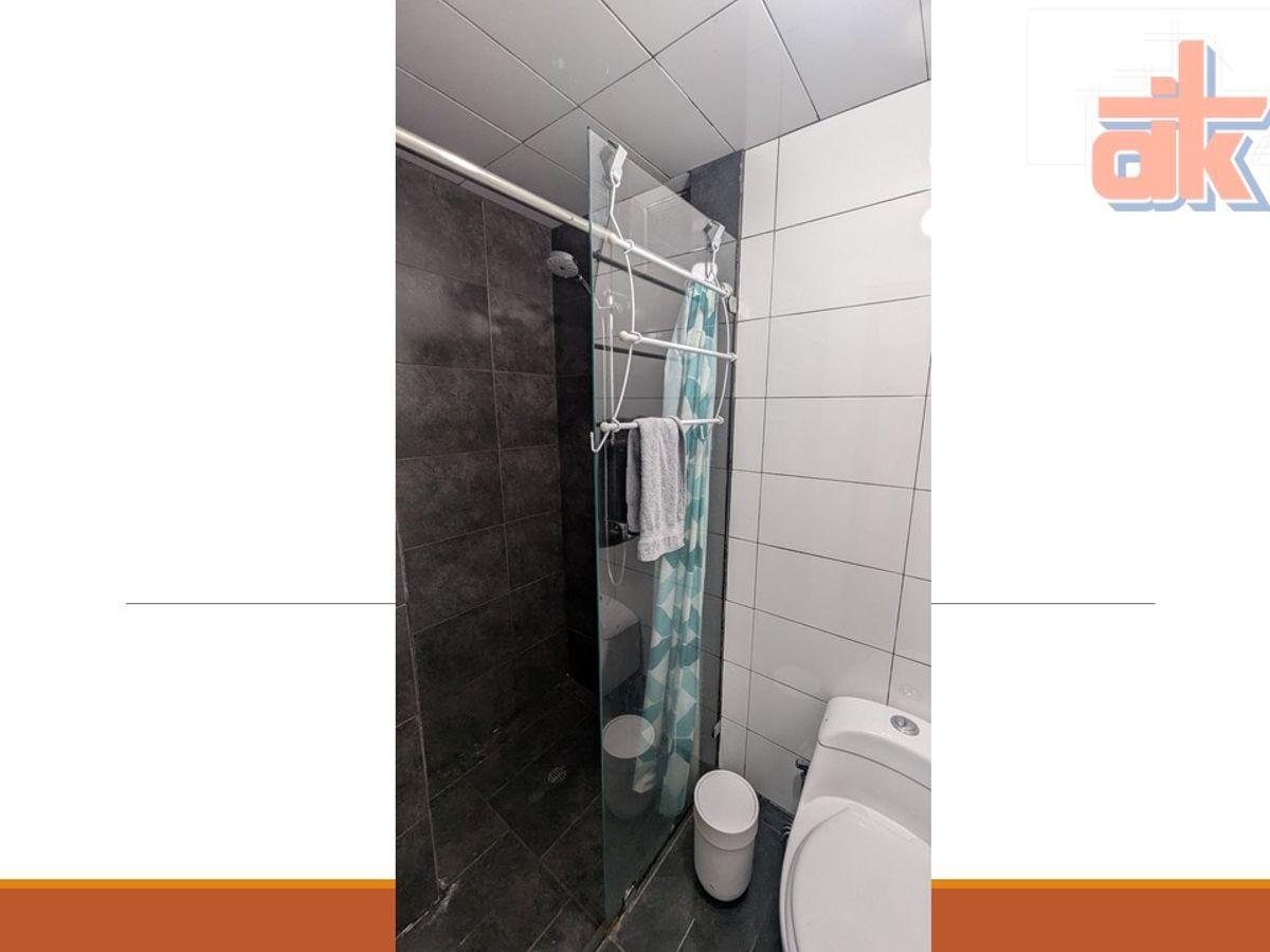 De Venta Hermoso Departamento Remodelado de 2 Hab en El Condado - Av Occidental — imagen 2