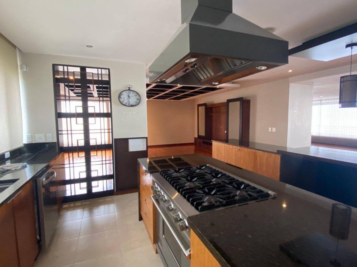 Venta Lujoso Departamento 436.70 m², Urb. Sierra del Moral, Quito — imagen 4