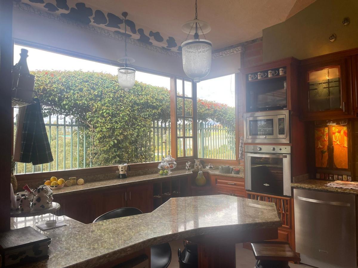Venta Casa Rentera Una Sola Planta 3 Dorm., con Suite y Cabaña Valle de Los Chillos - Quito — imagen 5